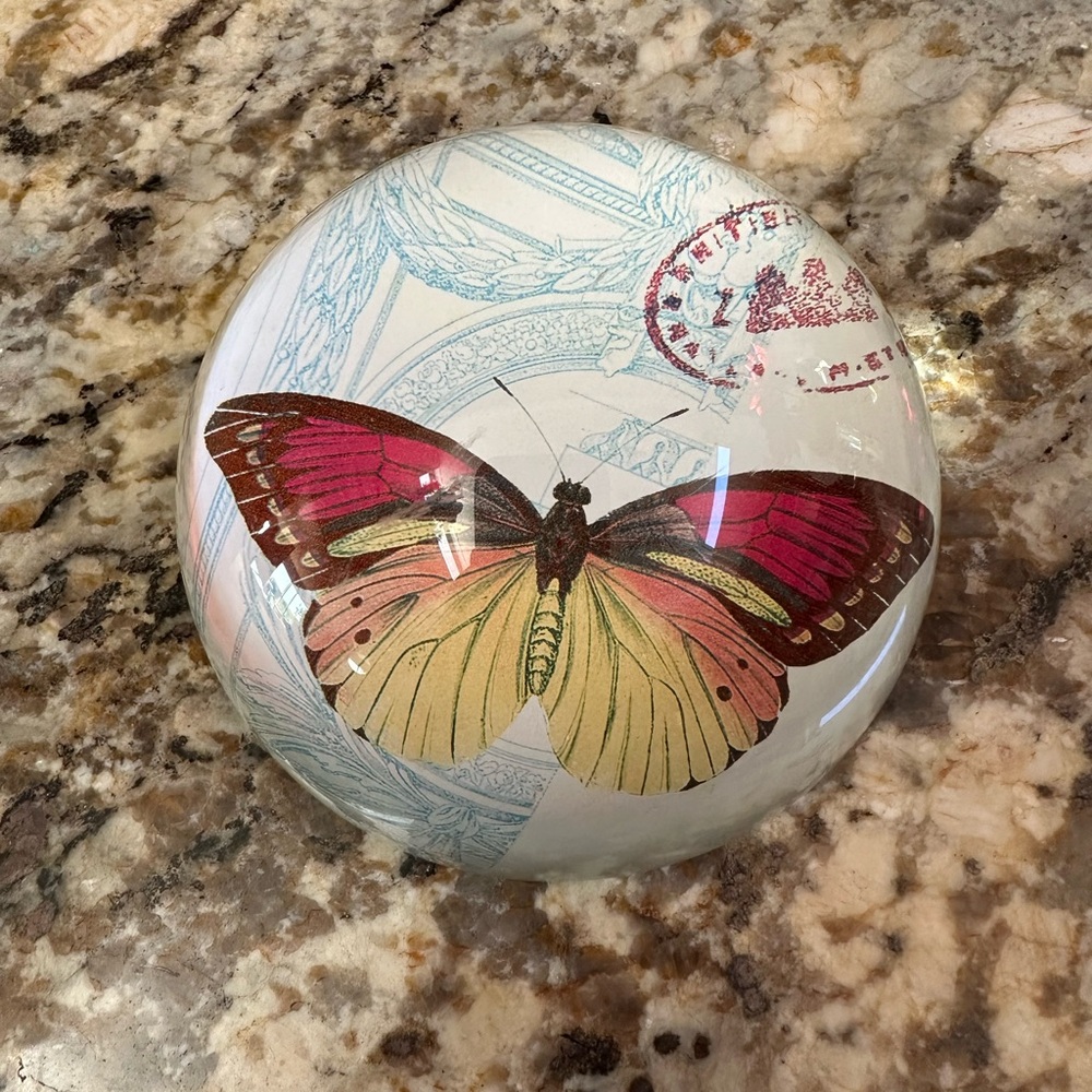 Butterfly paperweight glass 3” butterflies moths office supplies decor